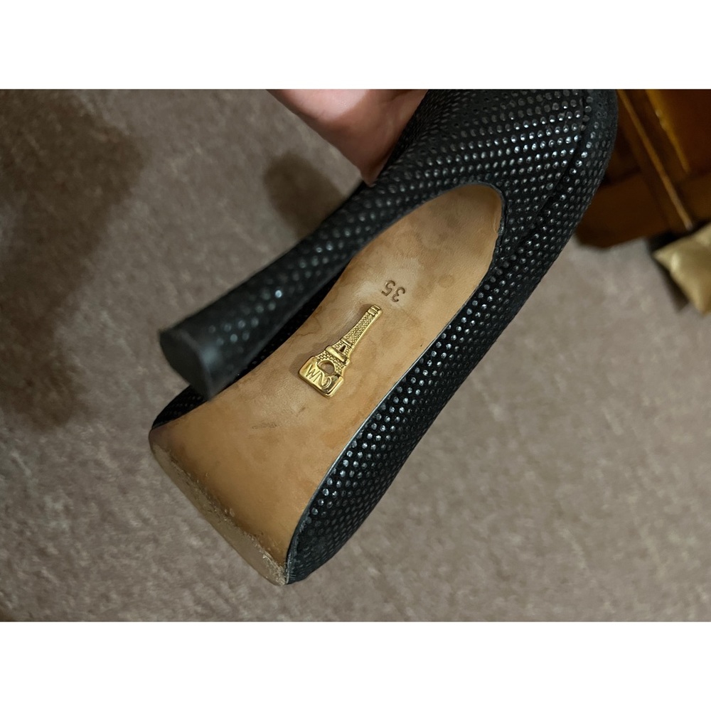 Shoes - Picture 3 of 8
